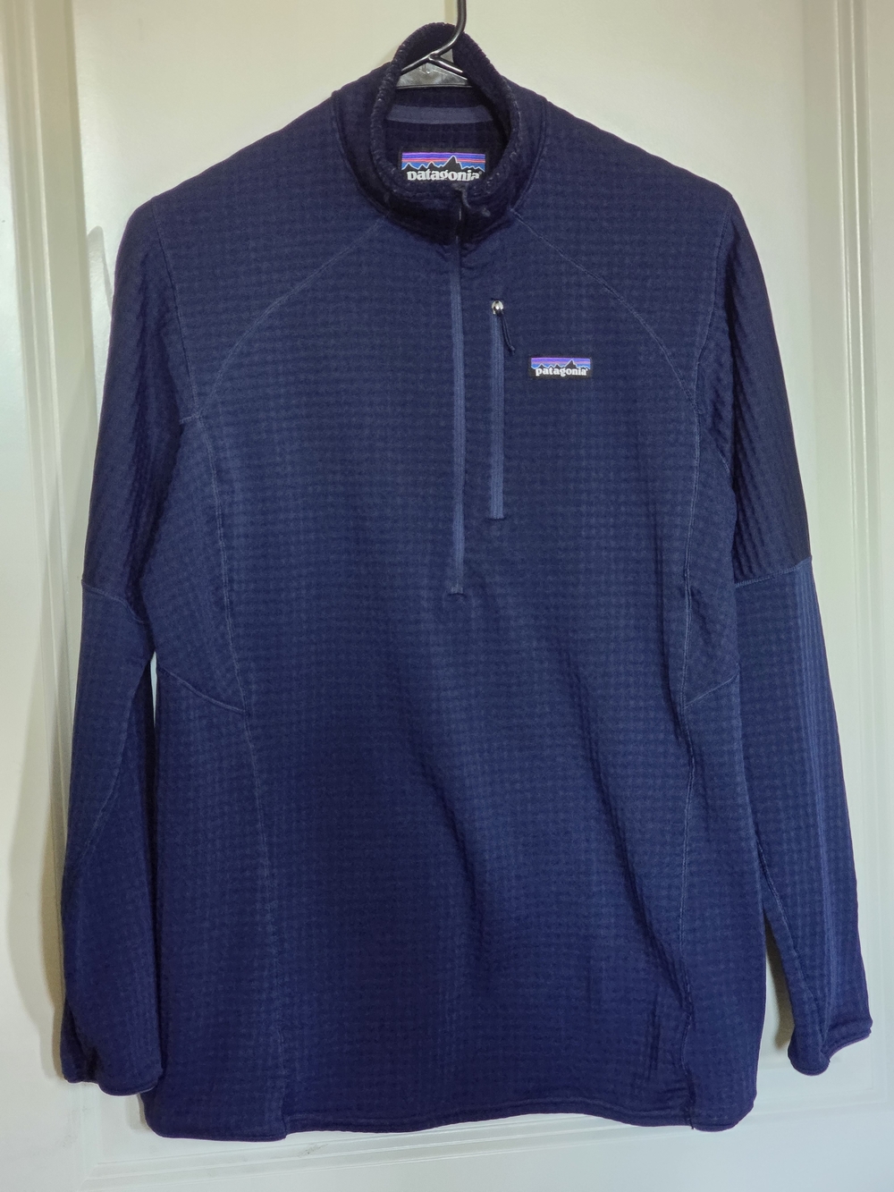 Patagonia R1 Women’s Navy Quarter-Zip Lightweight Pullover